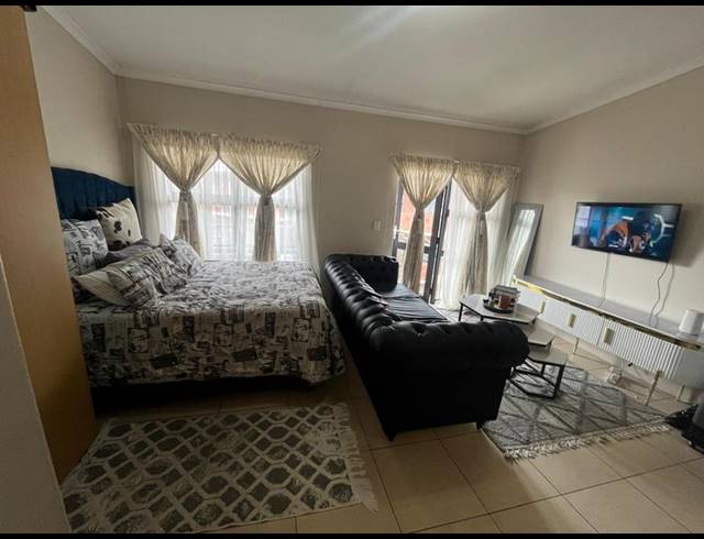 1 BEDROOM APARTMENT FOR SALE IN BRAAMFONTEIN WERF